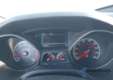 2016 Ford Focus из США, поврежденный, VIN 1FADP3L95GL387099